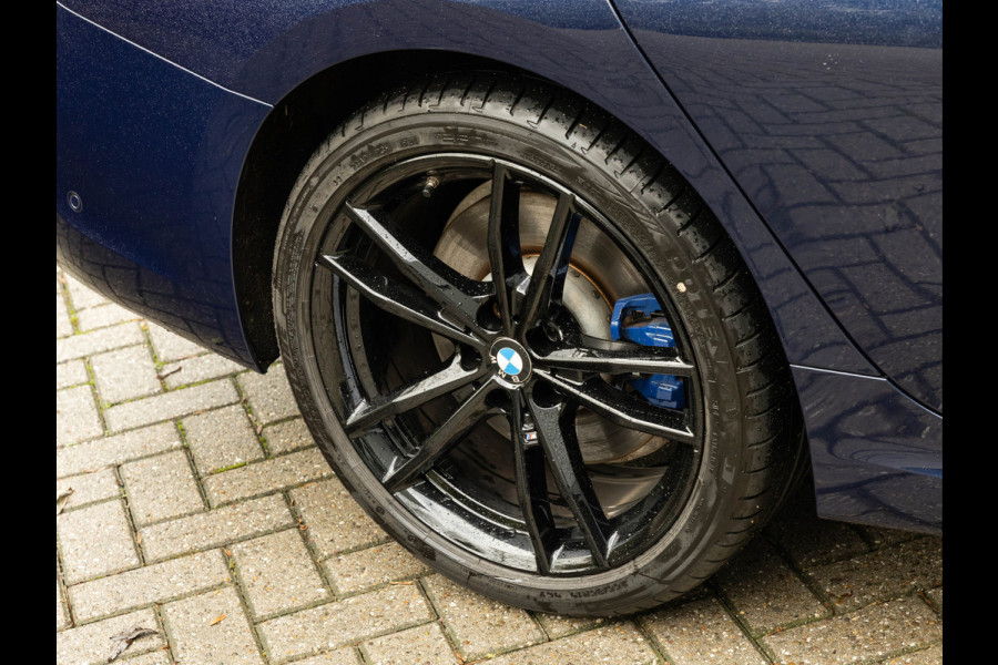 BMW 3-serie 330e - M-Sport - Glasdak - Driving + Parking Ass Plus - Memory BMW 3-serie 330e - M-Sport - Glasdak - Driving + Parking Ass Plus - Memory