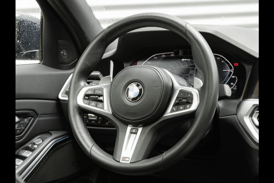 BMW 3-serie 330e - M-Sport - Glasdak - Driving + Parking Ass Plus - Memory BMW 3-serie 330e - M-Sport - Glasdak - Driving + Parking Ass Plus - Memory