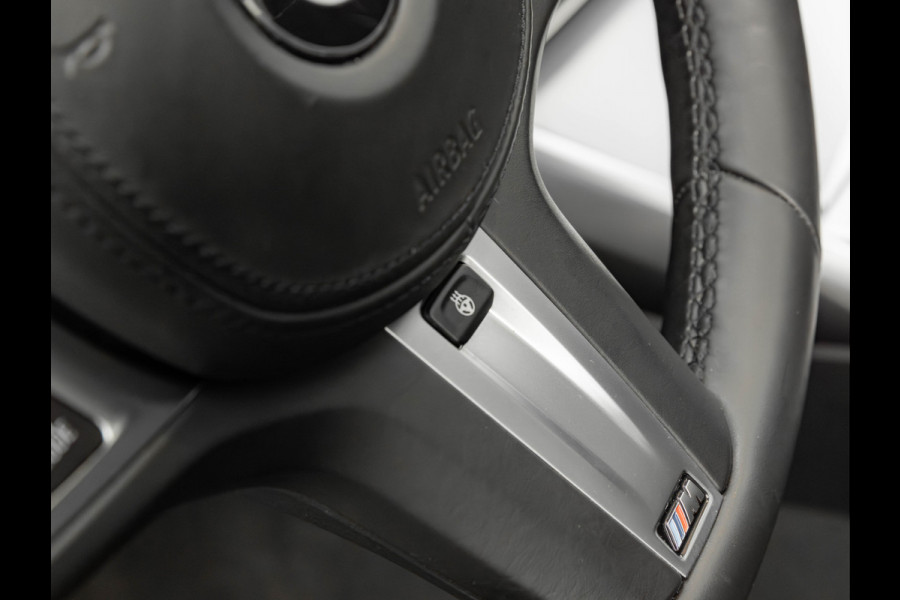 BMW 3-serie 330e - M-Sport - Glasdak - Driving + Parking Ass Plus - Memory BMW 3-serie 330e - M-Sport - Glasdak - Driving + Parking Ass Plus - Memory