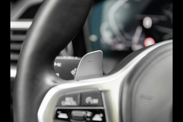 BMW 3-serie 330e - M-Sport - Glasdak - Driving + Parking Ass Plus - Memory BMW 3-serie 330e - M-Sport - Glasdak - Driving + Parking Ass Plus - Memory