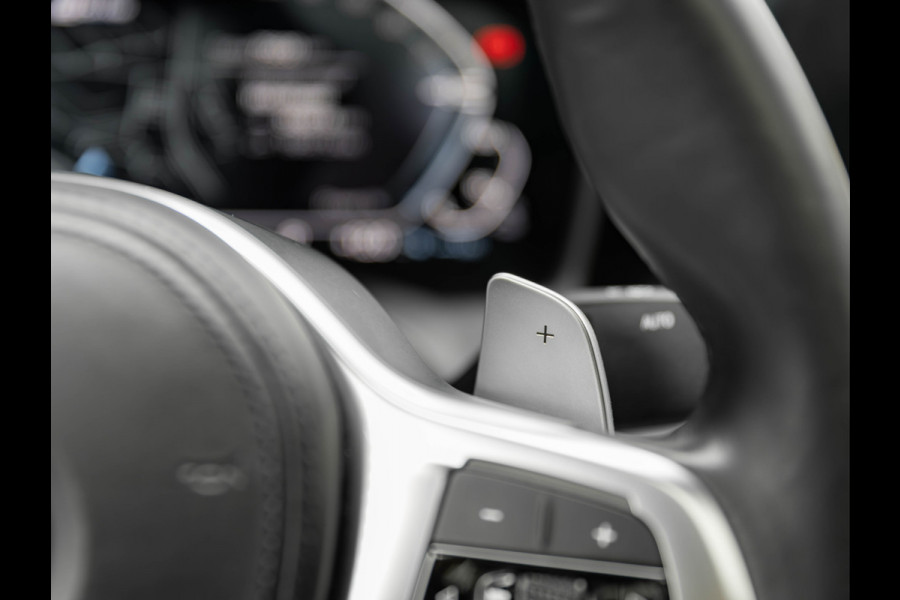 BMW 3-serie 330e - M-Sport - Glasdak - Driving + Parking Ass Plus - Memory BMW 3-serie 330e - M-Sport - Glasdak - Driving + Parking Ass Plus - Memory