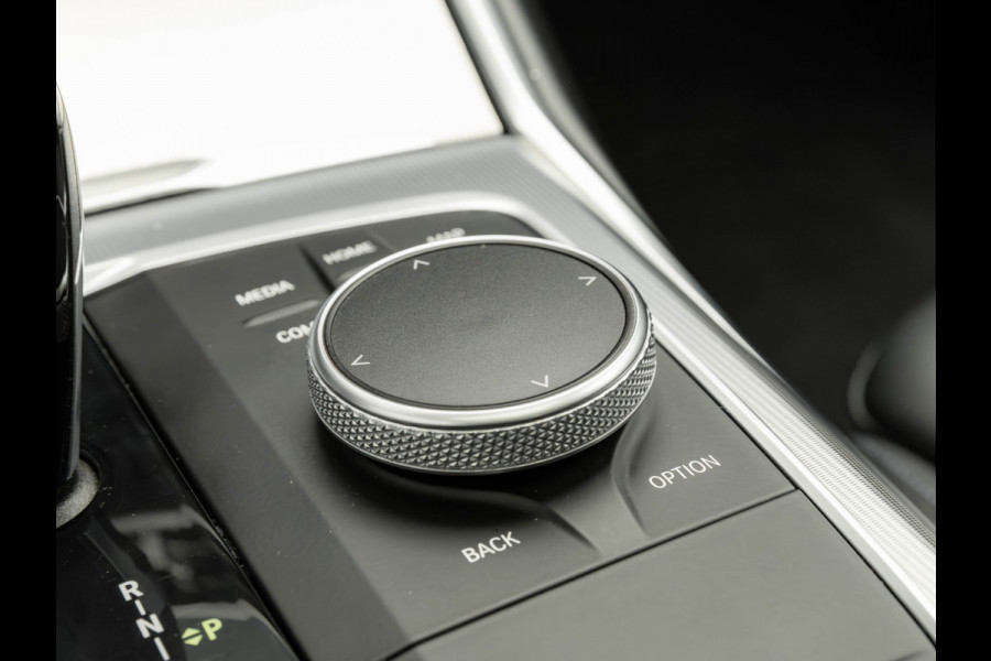 BMW 3-serie 330e - M-Sport - Glasdak - Driving + Parking Ass Plus - Memory BMW 3-serie 330e - M-Sport - Glasdak - Driving + Parking Ass Plus - Memory