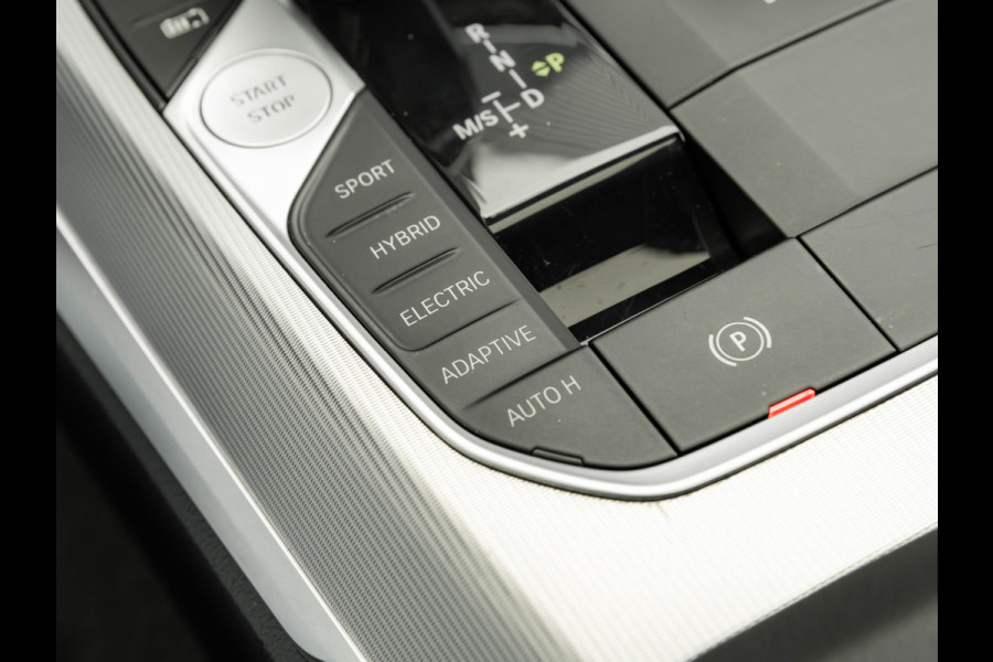 BMW 3-serie 330e - M-Sport - Glasdak - Driving + Parking Ass Plus - Memory BMW 3-serie 330e - M-Sport - Glasdak - Driving + Parking Ass Plus - Memory