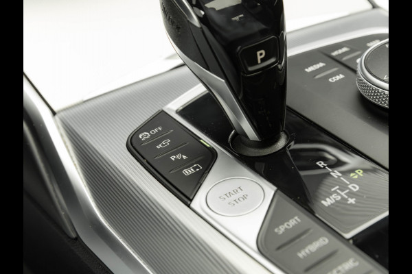 BMW 3-serie 330e - M-Sport - Glasdak - Driving + Parking Ass Plus - Memory BMW 3-serie 330e - M-Sport - Glasdak - Driving + Parking Ass Plus - Memory