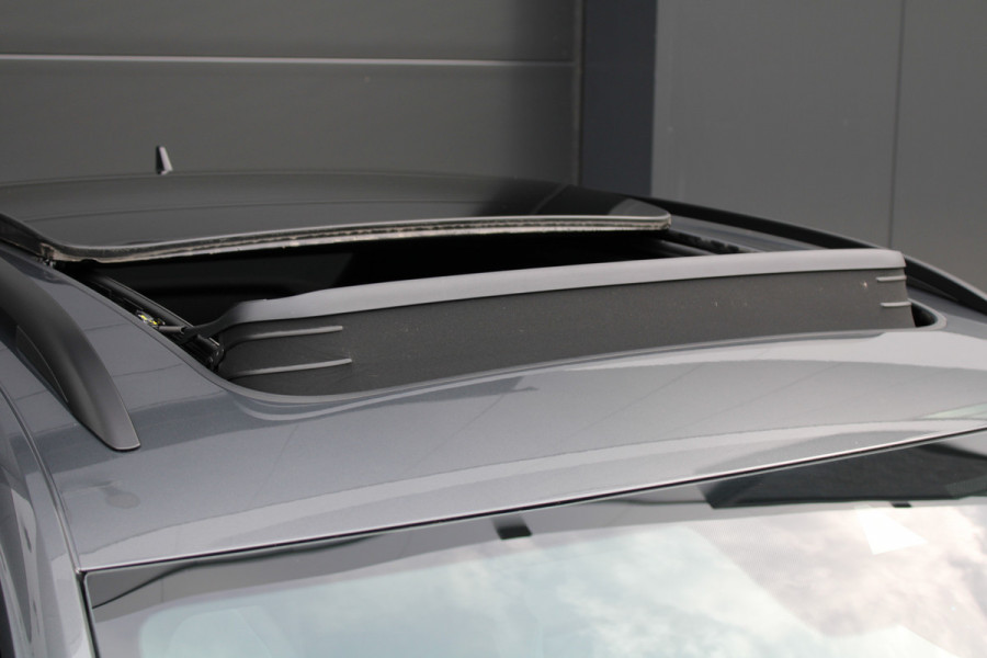 Volkswagen T-Roc 1.5 TSI R-Line | PANO | STOEL&STUUR VERW | IQ LIGHT | BLACK STYLE | ACC | ELEK ACHTERKLEP | Volkswagen T-Roc 1.5 TSI R-Line | PANO | STOEL&STUUR VERW | IQ LIGHT | BLACK STYLE | ACC | ELEK ACHTERKLEP |