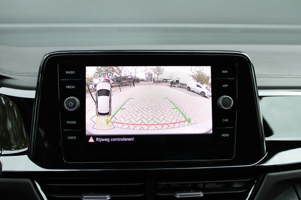 Volkswagen T-Roc 1.5 TSI R-Line | PANO | STOEL&STUUR VERW | IQ LIGHT | BLACK STYLE | ACC | ELEK ACHTERKLEP | Volkswagen T-Roc 1.5 TSI R-Line | PANO | STOEL&STUUR VERW | IQ LIGHT | BLACK STYLE | ACC | ELEK ACHTERKLEP |