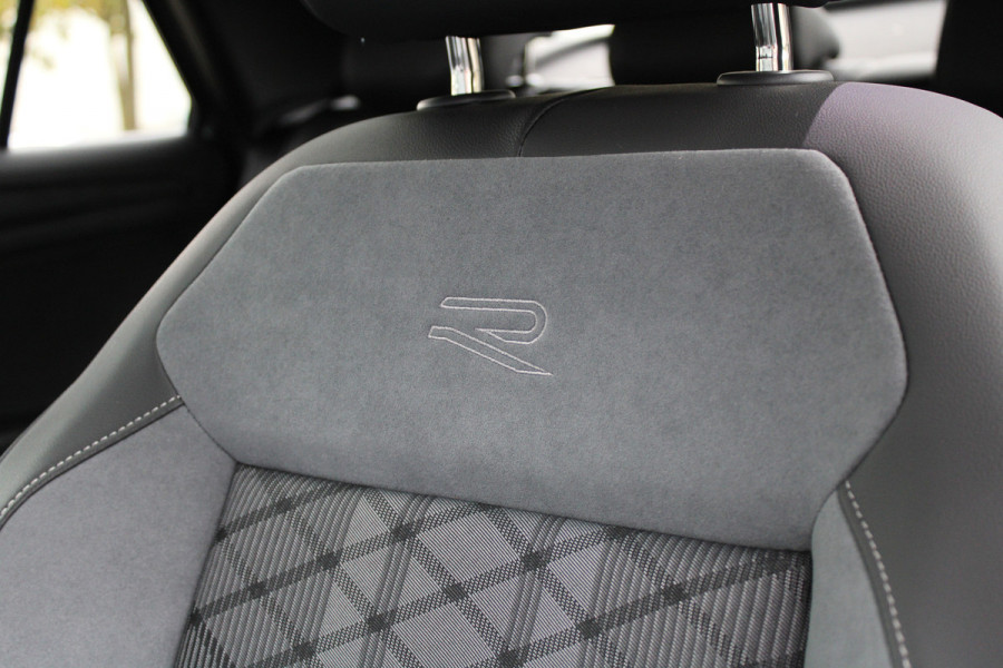 Volkswagen T-Roc 1.5 TSI R-Line | PANO | STOEL&STUUR VERW | IQ LIGHT | BLACK STYLE | ACC | ELEK ACHTERKLEP | Volkswagen T-Roc 1.5 TSI R-Line | PANO | STOEL&STUUR VERW | IQ LIGHT | BLACK STYLE | ACC | ELEK ACHTERKLEP |