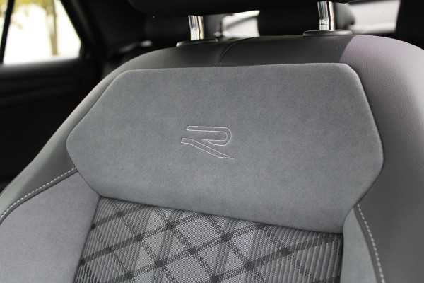 Volkswagen T-Roc 1.5 TSI R-Line | PANO | STOEL&STUUR VERW | IQ LIGHT | BLACK STYLE | ACC | ELEK ACHTERKLEP | Volkswagen T-Roc 1.5 TSI R-Line | PANO | STOEL&STUUR VERW | IQ LIGHT | BLACK STYLE | ACC | ELEK ACHTERKLEP |