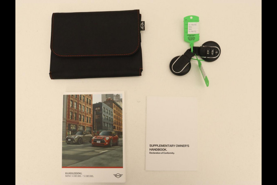 MINI Cooper S 2.0 60 Years | Panoramadak | Stoelverwarming | Leder | Head-Up | Park Assist | Carplay | Navigatie | Keyless | Full LED | Harman/Kardon | Climate control | Cruise control