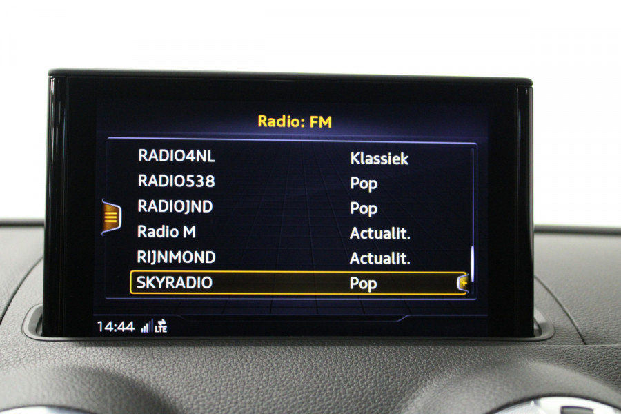 Audi A3 Limousine 35 TFSI CoD Sport S Line Edition Audi A3 Limousine 35 TFSI CoD Sport S Line Edition