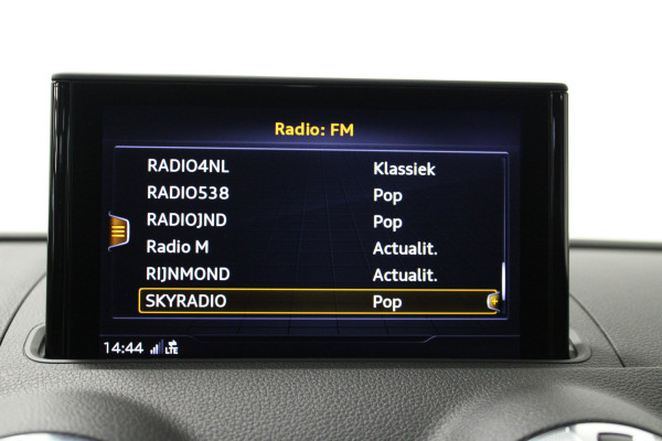 Audi A3 Limousine 35 TFSI CoD Sport S Line Edition Audi A3 Limousine 35 TFSI CoD Sport S Line Edition