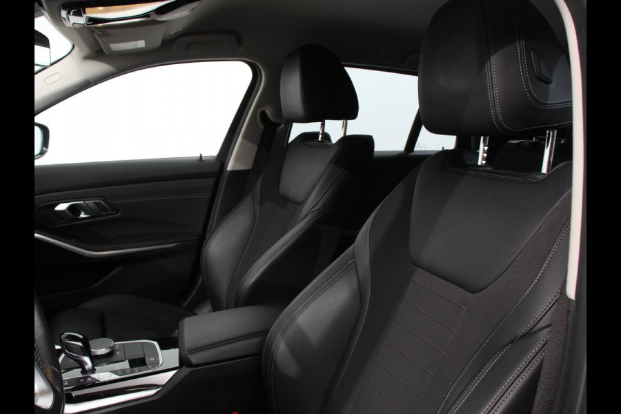 BMW 3 Serie Touring 330e Touring Sportline PHEV AUT | Climate control | Adaptieve cruise control | Parkeersensoren | Navigatie | Sfeerverlichting | Stuur + stoelverwarming | Apple Carplay/ Android Auto