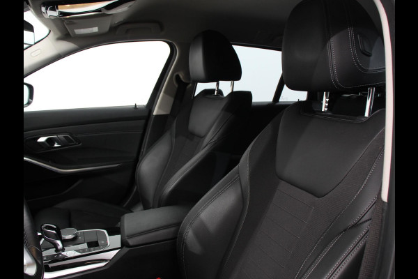 BMW 3 Serie Touring 330e Touring Sportline PHEV AUT | Climate control | Adaptieve cruise control | Parkeersensoren | Navigatie | Sfeerverlichting | Stuur + stoelverwarming | Apple Carplay/ Android Auto