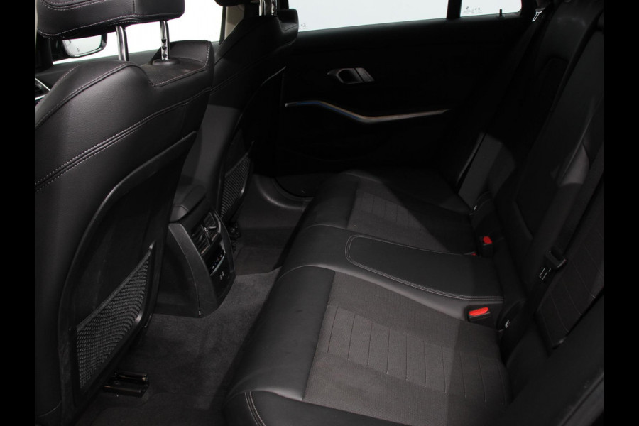 BMW 3 Serie Touring 330e Touring Sportline PHEV AUT | Climate control | Adaptieve cruise control | Parkeersensoren | Navigatie | Sfeerverlichting | Stuur + stoelverwarming | Apple Carplay/ Android Auto