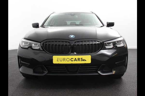 BMW 3 Serie Touring 330e Touring Sportline PHEV AUT | Climate control | Adaptieve cruise control | Parkeersensoren | Navigatie | Sfeerverlichting | Stuur + stoelverwarming | Apple Carplay/ Android Auto
