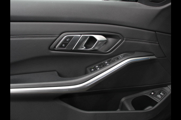 BMW 3 Serie Touring 330e Touring Sportline PHEV AUT | Climate control | Adaptieve cruise control | Parkeersensoren | Navigatie | Sfeerverlichting | Stuur + stoelverwarming | Apple Carplay/ Android Auto