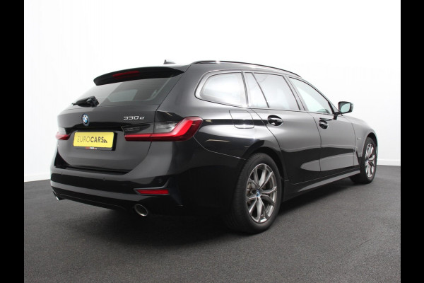 BMW 3 Serie Touring 330e Touring Sportline PHEV AUT | Climate control | Adaptieve cruise control | Parkeersensoren | Navigatie | Sfeerverlichting | Stuur + stoelverwarming | Apple Carplay/ Android Auto
