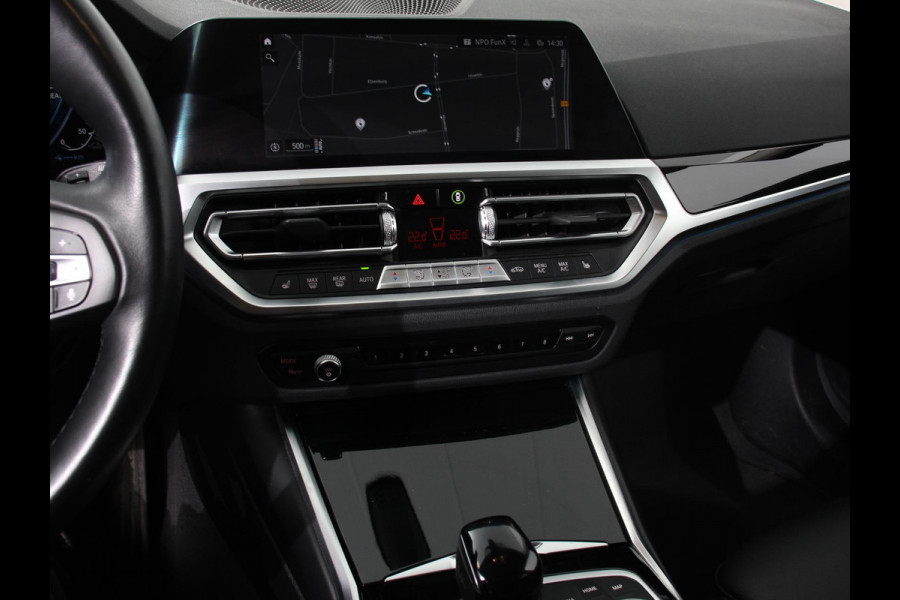 BMW 3 Serie Touring 330e Touring Sportline PHEV AUT | Climate control | Adaptieve cruise control | Parkeersensoren | Navigatie | Sfeerverlichting | Stuur + stoelverwarming | Apple Carplay/ Android Auto