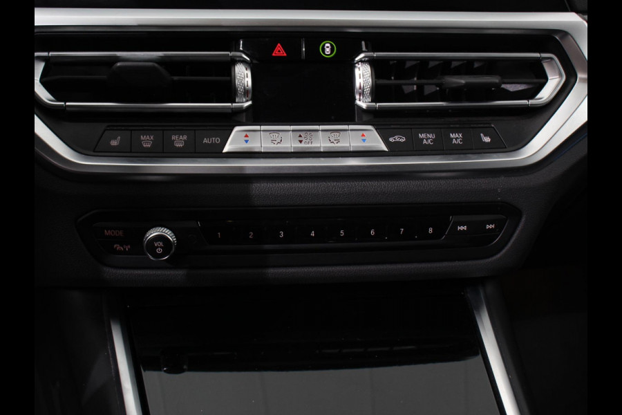 BMW 3 Serie Touring 330e Touring Sportline PHEV AUT | Climate control | Adaptieve cruise control | Parkeersensoren | Navigatie | Sfeerverlichting | Stuur + stoelverwarming | Apple Carplay/ Android Auto