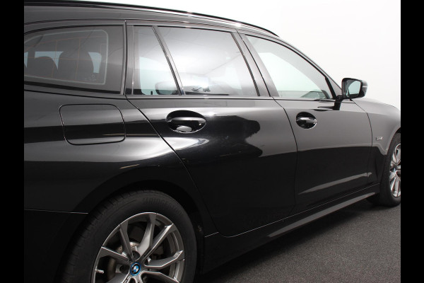 BMW 3 Serie Touring 330e Touring Sportline PHEV AUT | Climate control | Adaptieve cruise control | Parkeersensoren | Navigatie | Sfeerverlichting | Stuur + stoelverwarming | Apple Carplay/ Android Auto