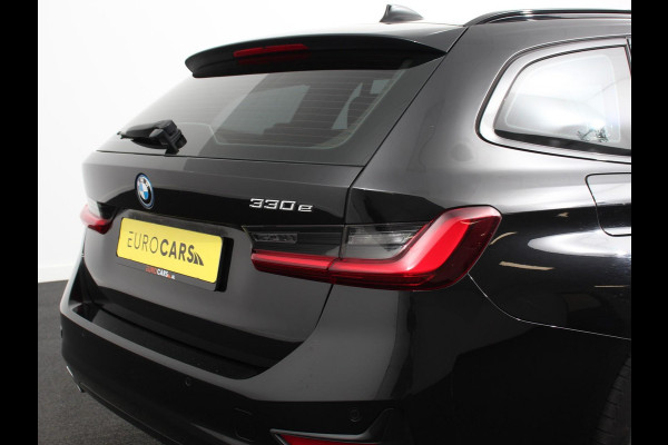 BMW 3 Serie Touring 330e Touring Sportline PHEV AUT | Climate control | Adaptieve cruise control | Parkeersensoren | Navigatie | Sfeerverlichting | Stuur + stoelverwarming | Apple Carplay/ Android Auto