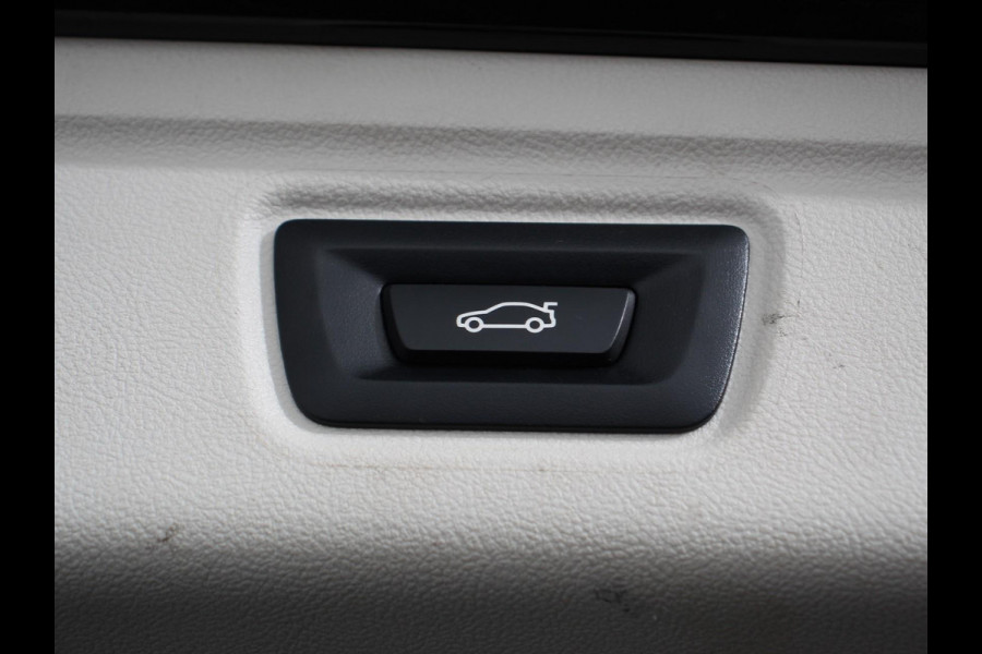BMW 3 Serie Touring 330e Touring Sportline PHEV AUT | Climate control | Adaptieve cruise control | Parkeersensoren | Navigatie | Sfeerverlichting | Stuur + stoelverwarming | Apple Carplay/ Android Auto