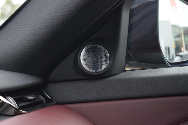 Land Rover Range Rover Evoque 2.0 P200 AWD R-Dynamic HSE | NAP | Meridian | Leer | Stuur- en Stoelverw.