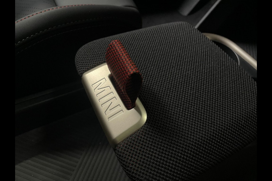 MINI Countryman 1.5 C 170pk John Cooper Works XL panorama trekhaak massage Hea
