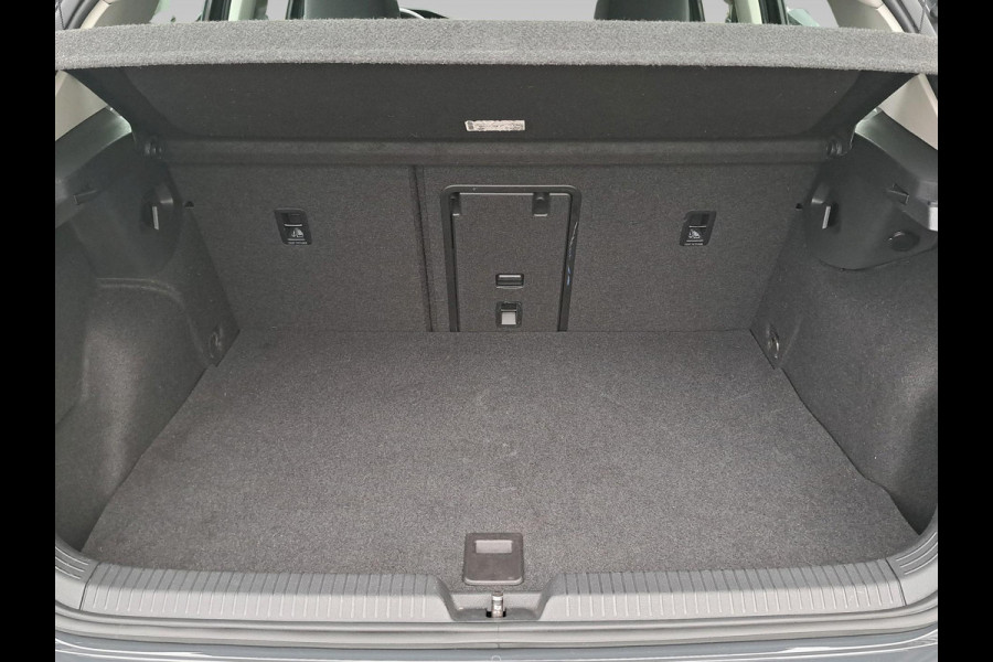 Volkswagen Golf 1.4 eHybrid Style | Blind Spot | ACC | DCC | Stoelen met geheugen functie | IQ Light |
