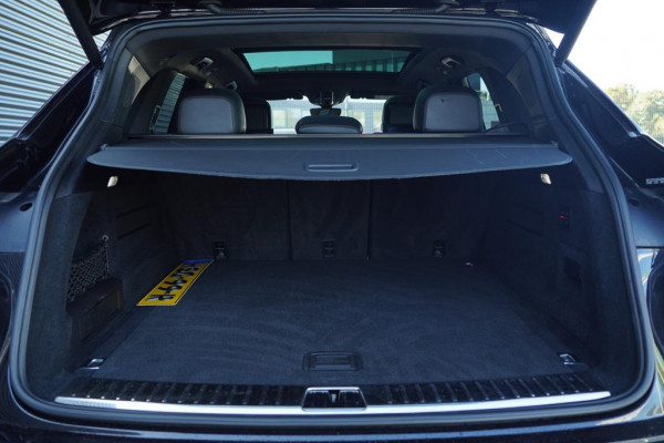 Porsche Cayenne 3.0 E-Hybrid / Pano / Massage / Trekhaak / Luchtvering / Rear Seat Entertainment