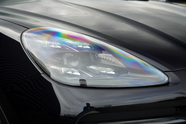 Porsche Cayenne 3.0 E-Hybrid / Pano / Massage / Trekhaak / Luchtvering / Rear Seat Entertainment