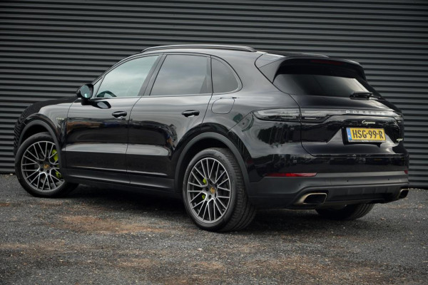 Porsche Cayenne 3.0 E-Hybrid / Pano / Massage / Trekhaak / Luchtvering / Rear Seat Entertainment