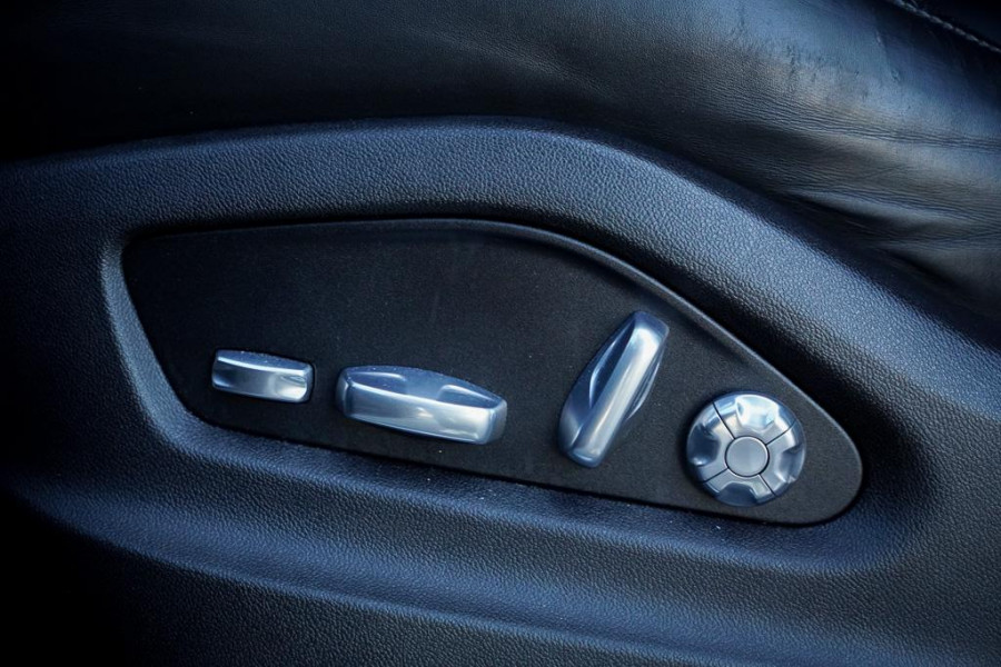 Porsche Cayenne 3.0 E-Hybrid / Pano / Massage / Trekhaak / Luchtvering / Rear Seat Entertainment