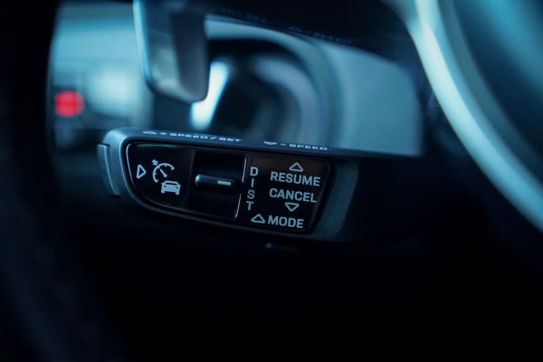 Porsche Cayenne 3.0 E-Hybrid / Pano / Massage / Trekhaak / Luchtvering / Rear Seat Entertainment