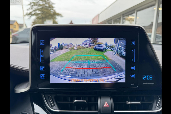 Toyota C-HR 1.8 Hybrid Executive | Stoelverwarming, Navigatie, Keyless, Leer/Stof, 18 Inch Toyota C-HR 1.8 Hybrid Executive | Stoelverwarming, Navigatie, Keyless, Leer/Stof, 18 Inch