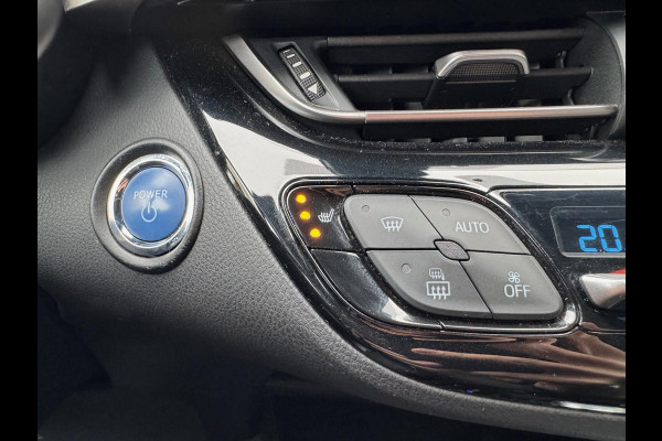 Toyota C-HR 1.8 Hybrid Executive | Stoelverwarming, Navigatie, Keyless, Leer/Stof, 18 Inch Toyota C-HR 1.8 Hybrid Executive | Stoelverwarming, Navigatie, Keyless, Leer/Stof, 18 Inch