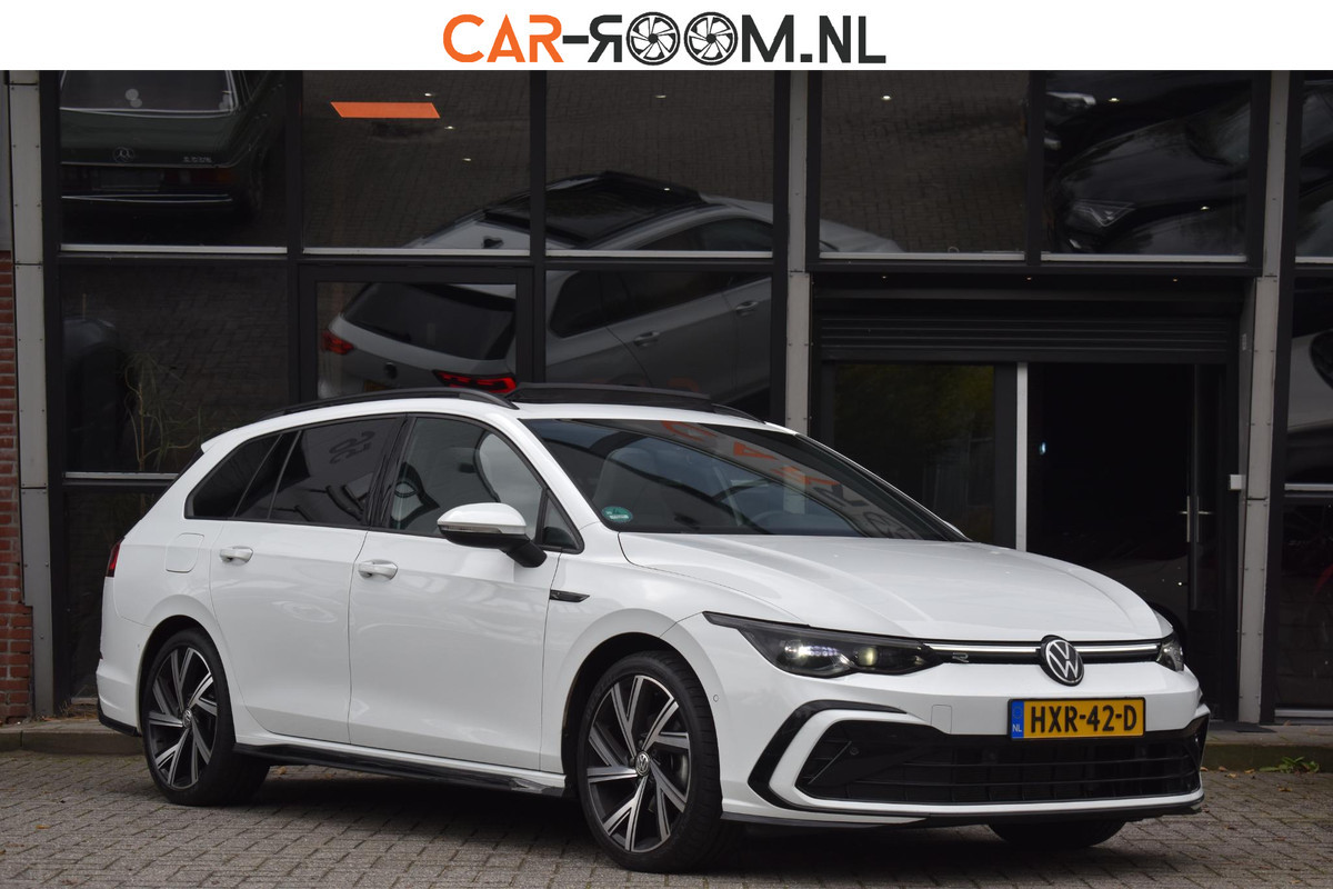 Volkswagen Golf 1.5 eTSI Variant 3x R Line Pano Keyless Lane Camera Trekhaak