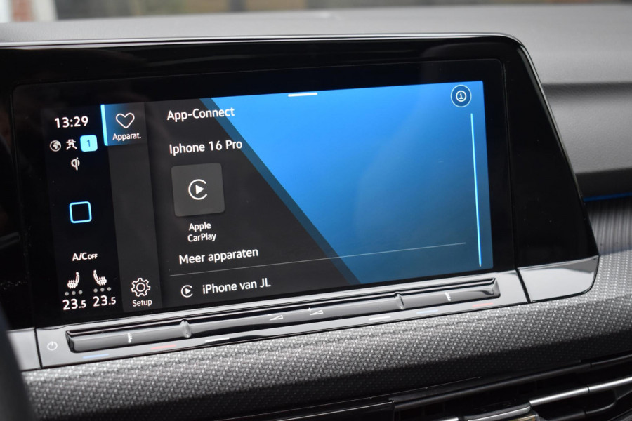 Volkswagen Golf 1.5 eTSI Variant 3x R Line Pano Keyless Lane Camera Trekhaak