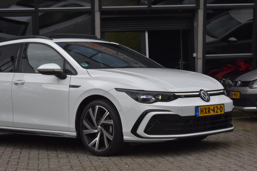 Volkswagen Golf 1.5 eTSI Variant 3x R Line Pano Keyless Lane Camera Trekhaak
