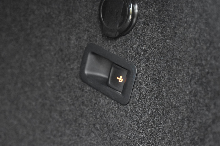 Volkswagen Golf 1.5 eTSI Variant 3x R Line Pano Keyless Lane Camera Trekhaak