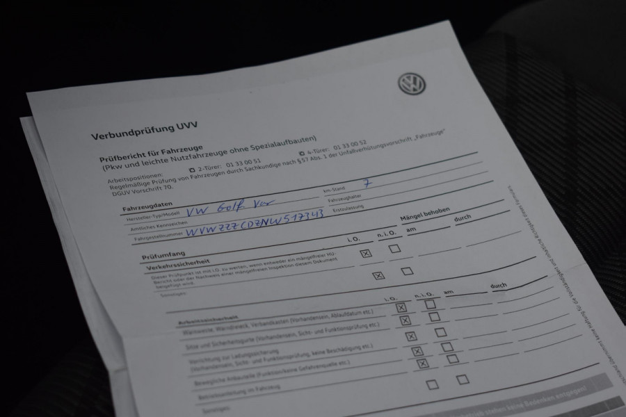 Volkswagen Golf 1.5 eTSI Variant 3x R Line Pano Keyless Lane Camera Trekhaak