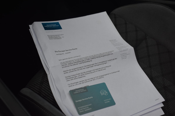 Volkswagen Golf 1.5 eTSI Variant 3x R Line Pano Keyless Lane Camera Trekhaak