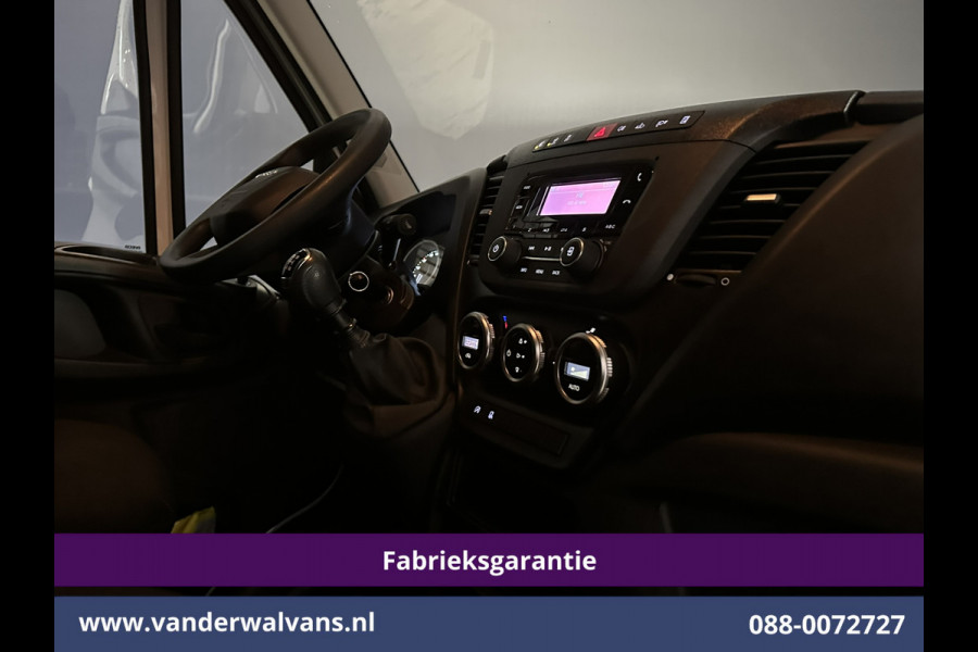 Iveco Daily 35S16V 157pk L2H2 Fabrieksgarantie Euro6 Airco | 3500kg trekvermogen | Parkeersensoren bijrijdersbank