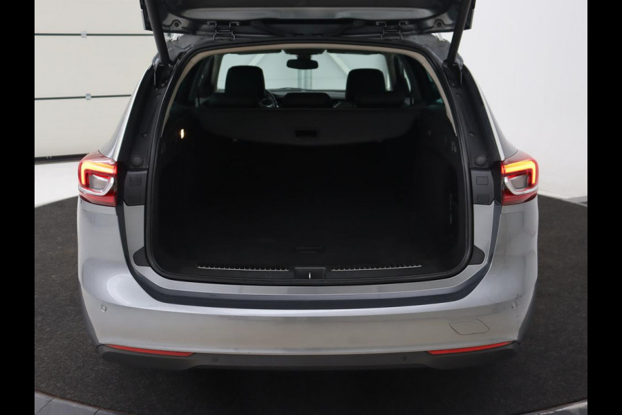 Opel Insignia 1.5 Turbo Innovation | Leder | Stoelverwarming | Camera | Carplay | Matrix LED | Navigatie | Comfortstoelen | Cruise control