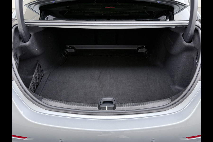 Mercedes-Benz C-Klasse 180 AMG Line | Pano Memory Keyless Digital 360 Camera