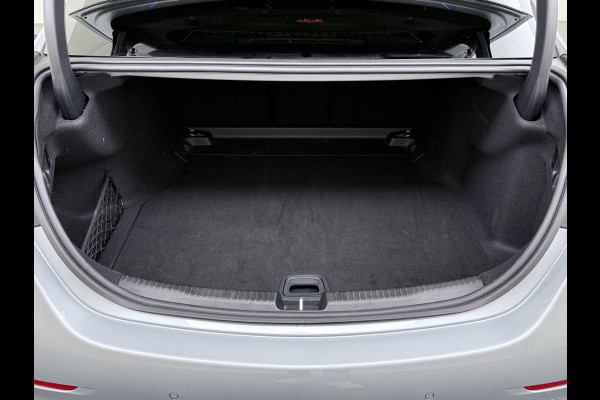 Mercedes-Benz C-Klasse 180 AMG Line | Pano Memory Keyless Digital 360 Camera