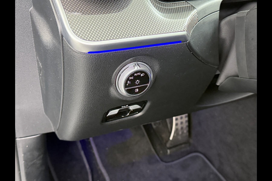 Mercedes-Benz C-Klasse 180 AMG Line | Pano Memory Keyless Digital 360 Camera