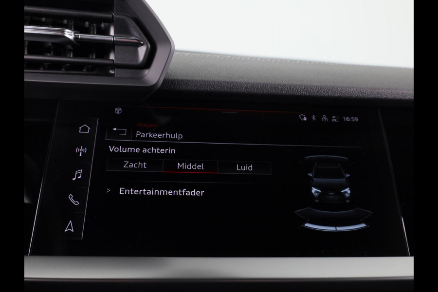 Audi A3 Sportback 35 TFSI S edition 150 pk S-tronic | Verlengde garantie | Navigatie | Trekhaak (afneembaar) | Parkeersensoren achter | Adaptieve cruise control | Audi A3 Sportback 35 TFSI S edition 150 pk S-tronic | Verlengde garantie | Navigatie | Trekhaak (afneembaar) | Parkeersensoren achter | Adaptieve cruise control |