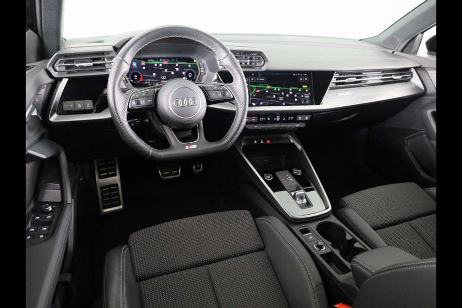 Audi A3 Sportback 35 TFSI S edition 150 pk S-tronic | Verlengde garantie | Navigatie | Trekhaak (afneembaar) | Parkeersensoren achter | Adaptieve cruise control | Audi A3 Sportback 35 TFSI S edition 150 pk S-tronic | Verlengde garantie | Navigatie | Trekhaak (afneembaar) | Parkeersensoren achter | Adaptieve cruise control |