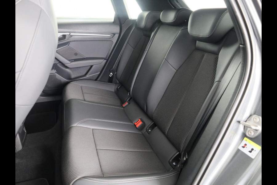 Audi A3 Sportback 35 TFSI S edition 150 pk S-tronic | Verlengde garantie | Navigatie | Trekhaak (afneembaar) | Parkeersensoren achter | Adaptieve cruise control | Audi A3 Sportback 35 TFSI S edition 150 pk S-tronic | Verlengde garantie | Navigatie | Trekhaak (afneembaar) | Parkeersensoren achter | Adaptieve cruise control |